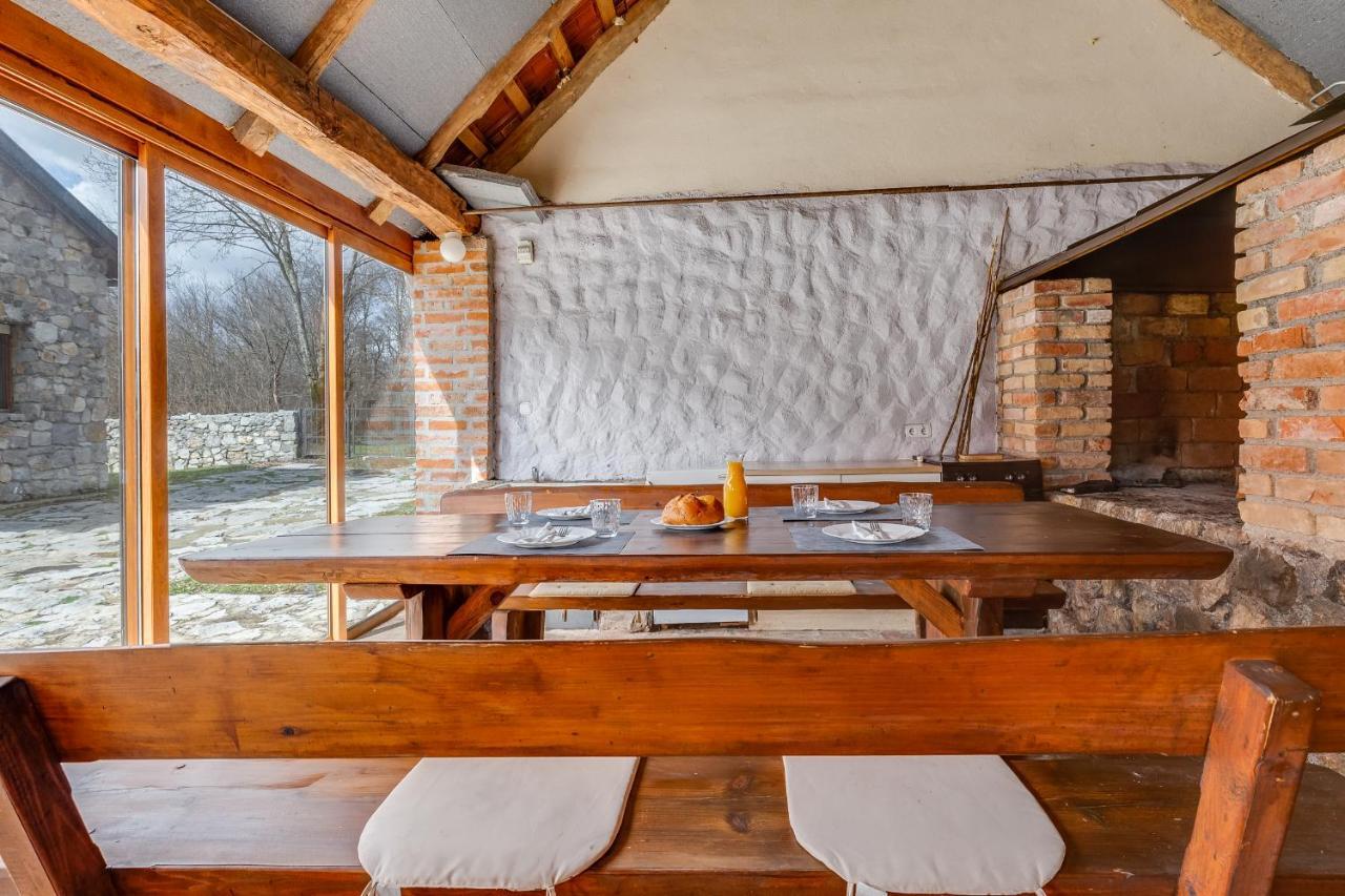 Sokol - Secret Forest House Gracac  Exterior photo